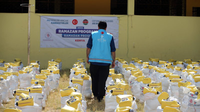 Türkiye'den Kenya'ya gıda yardımı