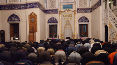 Japonya'da ilk teravih namazı kılındı