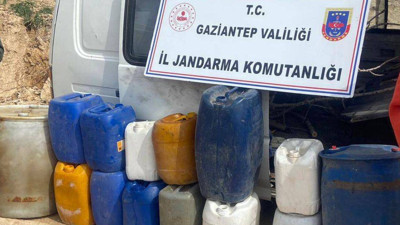 Akaryakıt çalarken suçüstü yakalandılar