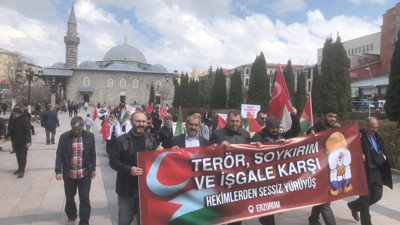 Doktorların Filistin için sessiz yürüyüşü sürüyor