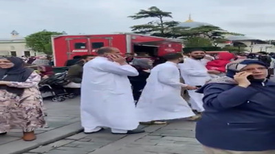 Bayram sabahı Sultanahmet. İyi bakın burası Suriye ya da Afganistan değil