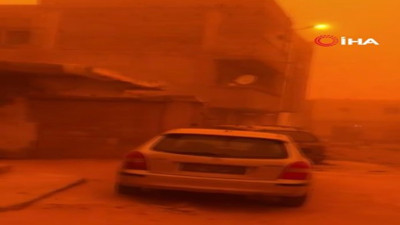 Libya'da gökyüzü turuncuya boyandı