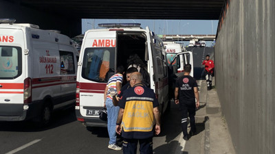 Minibüs ile otomobil çarpıştı: 7 yaralı