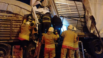 Otoyolda seyir halindeki TIR’a, arkasından gelen TIR çarptı: 1 ölü