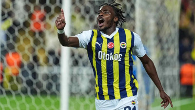 Osayi Samuel Galatasaraylıları sevindirdi. Fenerbahçeliler çıldırdı