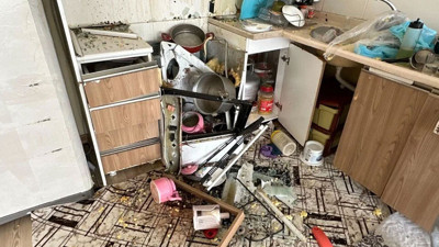 Düdüklü tencere bomba gibi patladı! Mutfak kullanılmaz hale geldi