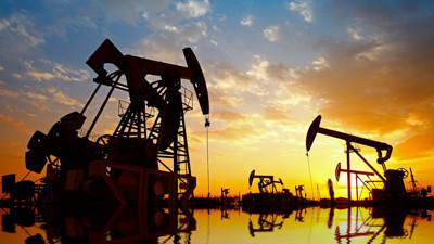 Brent petrol 64 dolara geriledi: Fiyatları neden düşüyor?