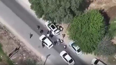 Suç örgütü Baygaralar'a baskın: El bombaları kalaşnikoflar ele geçirildi