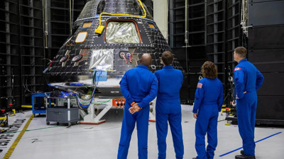 NASA aya iniş programını yine erteledi
