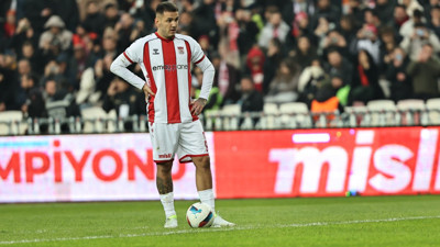 Sivassporlu futbolcu Rey Manaj, Barış Alper Yılmaz'dan özür diledi
