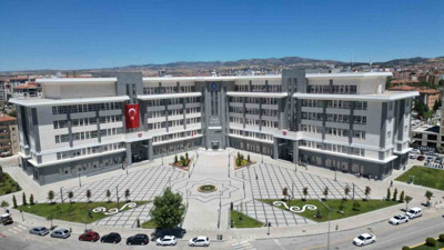 Dolandırıcılar sınır tanımadı! Kendilerini 'Belediye Başkan Yardımcısı' diye tanıtıp ağlarına düşürmeye çalıştılar