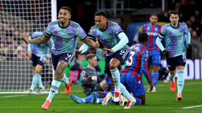 Gabriel Jesus coştu Arsenal farka koştu