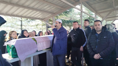 Sakarya'da başından vurulan genç kız son yolculuğuna uğurlandı
