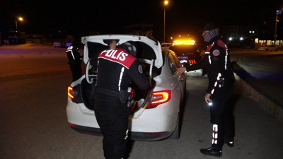 AVM'nin açık otoparkında canlı bomba paniği