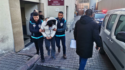 Göğsünden bıçaklanan genç öldü
