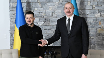 Aliyev ve Zelenskiy Davos’ta görüştü