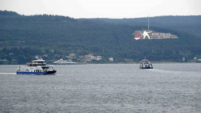 Çanakkale'de fırtına nedeniyle adalara sefer yapılamıyor