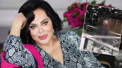 Evinin bahçesinde kar keyfi yaptı! Türkan Şoray güzelliğiyle büyüledi
