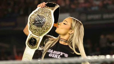 WWE'nin asi kızı Hollywood'a adım atıyor