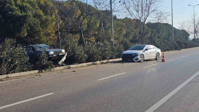 Bandırma'da kaygan yolda zincirleme kaza