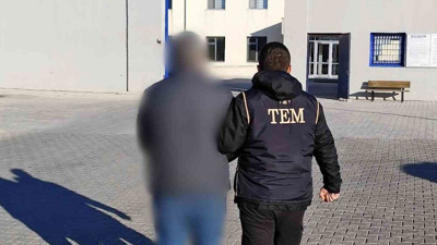 FETÖ’ye üye olmaktan aranıyordu! Şahsı polis yakaladı