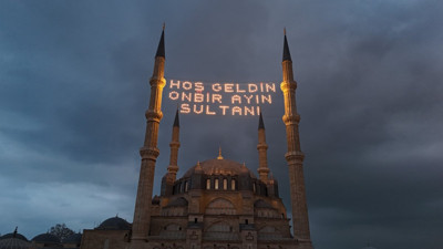 Selimiye'nin mahyası Yunanistan'dan da görünüyor