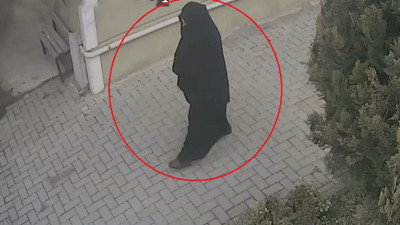 Böyle kardeş düşman başına! Çarşaf giyip ablasının altın zulasını patlattı