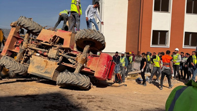 Adıyaman’da iş makinesi devrildi