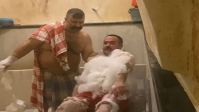 Sinüsleri musluk gibi açıyor ölü deriler çöpe gidiyor. Buraya giren şifa buluyor