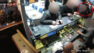 Sahte altın bozduracaklardı! Kuyumcuda suçüstü yakalandılar
