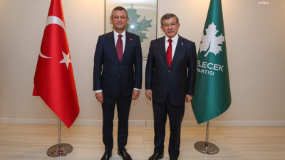 Ahmet Davutoğlu'ndan Özgür Özel'e tebrik mesajı