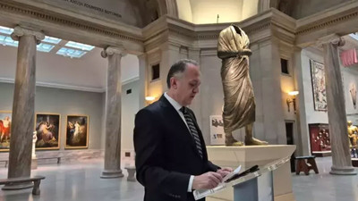 Yurt dışına kaçırılan Marcus Aurelius heykeli Türkiye'ye iade edildi