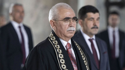 AYM Başkanı'ndan sert tepki! "Hukuku çıkarlarına kullananlara prim verilmemeli"