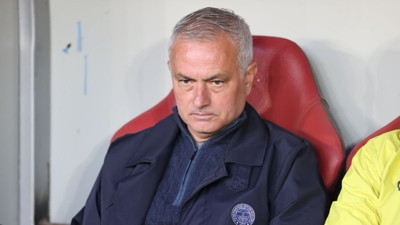 Jose Mourinho'yu istedikleri iddia edilmişti! Leeds United'dan resmi açıklama