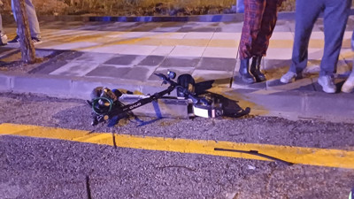 Çorum'da otomobil ile elektrikli scooter çarpıştı