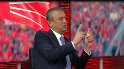 CHP'li 22 milletvekilinin istifası cebinde. Özgür Özel canlı yayında açıkladı