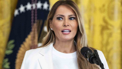First Lady’nin heykelini kesip çaldılar! Kocası öfkelendi: 5 yıl önce yakılmıştı
