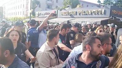 İstanbul Üniversitesi'nde polis müdahalesi!