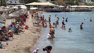 Kurban Bayramı’nda Bodrum’a akın ettiler: Sahillerde adım atacak yer kalmadı!