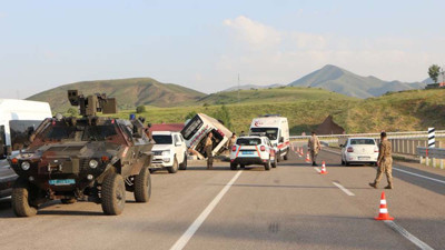 Karlıova’da otobüs faciası! Köprüde dehşet anları