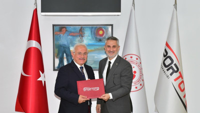 Aksaray’da spor devrimi: Tesisler yolda! 20 halı saha, yüzme havuzu ve gençlik merkezi geliyor