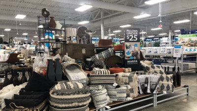 IKEA'nın en güçlü rakibi iflasını istedi. 200 mağazası var