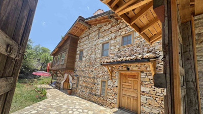 Terk edilen köyde tarih yeniden hayat buluyor