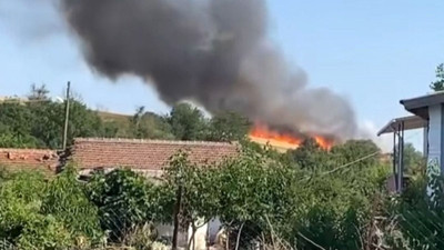 30 dönümlük buğday tarlası alevlere teslim oldu!
