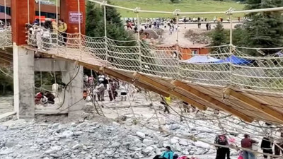 Çin’de asma köprü çöktü! Çok sayıda ölü ve yaralı var: Turistler iplere tutunarak hayatta kaldı