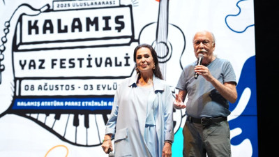 Kalamış’ta yaz şöleni: Festival başladı! Cahit Berkay ve Türkan Şoray sahnede