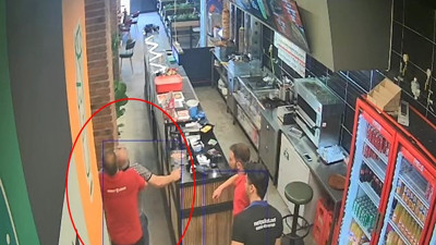 Kahraman dönerci! Heimlich’le müşterinin hayatını kurtardı