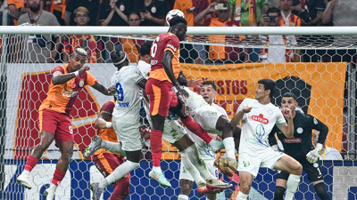 Galatasaray'dan tarihi gol!