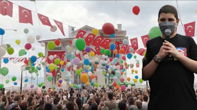 Lösemiyi yenen Ali Demir’e Mudanya’da balonlu sürpriz!