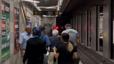 Metroda korku dolu anlar! Bir vatandaş raylara düştü